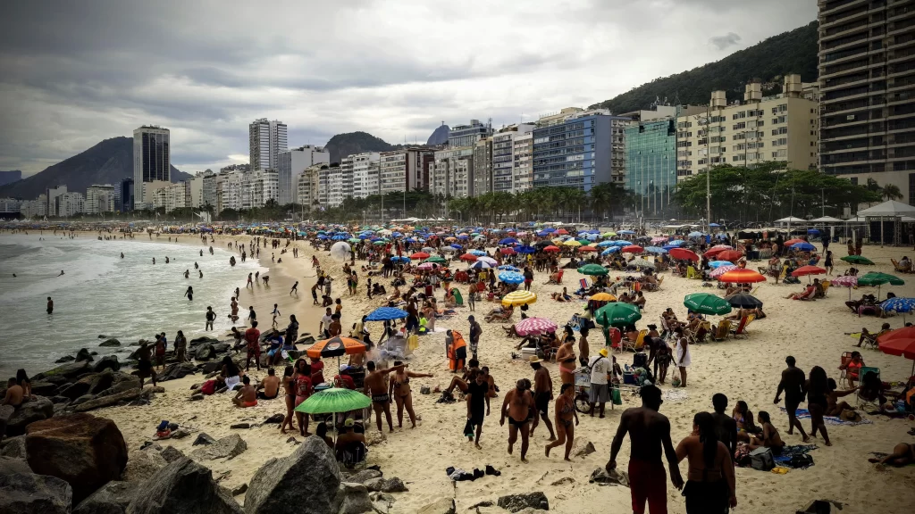 leme_beach_in_the_summer_25-1024x576