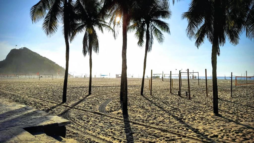 leme_beach_in_the_morning_65_1024x576