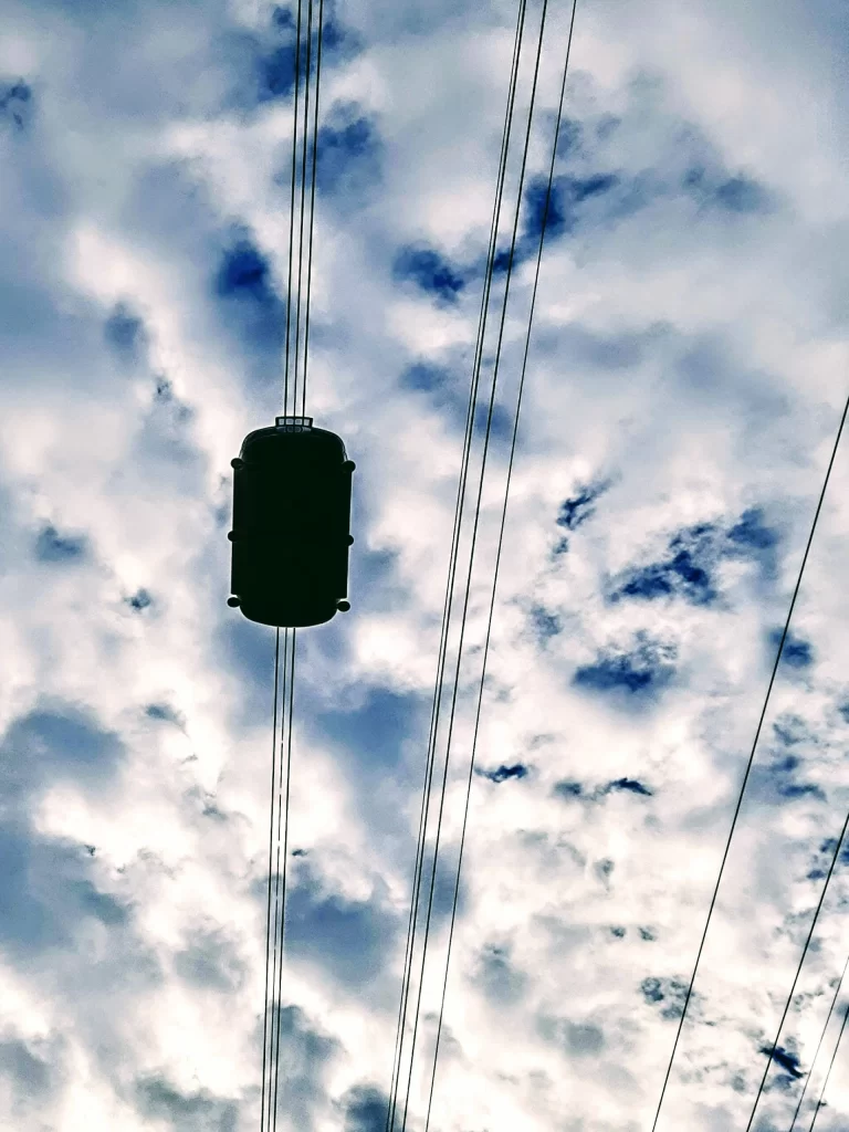 capsule_of_the_cable_car_in_urca_in_rio-768x1024