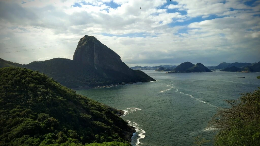 sugar_loaf_mountain_from_duque_de_caxias_forte