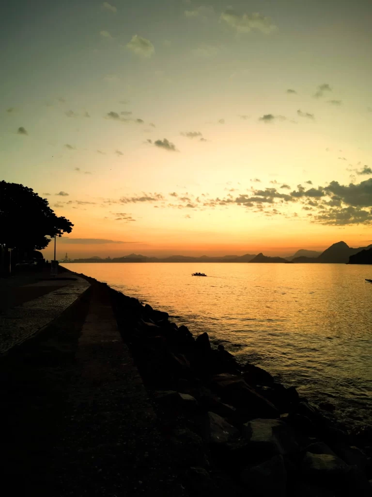 guanabara_bay_early_morning_03-768x1024