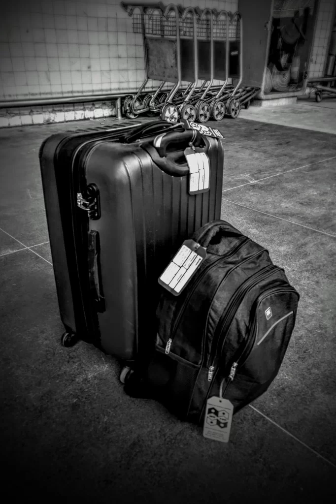 luggage_in_front_of_rio_international_airport_before_flying_to_england-682x1024