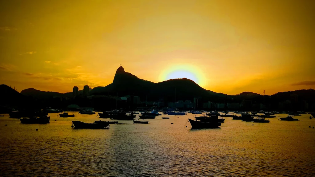 christ_the_redeemer_and_guanabara_bay_at_sunset-1024x576