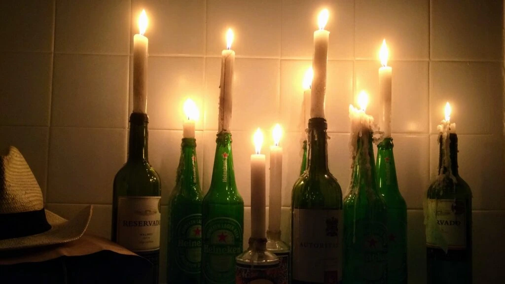 wine_candlesticks_lit_in_benfica_rio