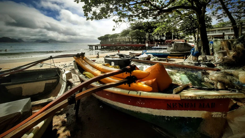 kayaks_canoes_and_fishing_boats_post_6_copacabana_rio-1024x576