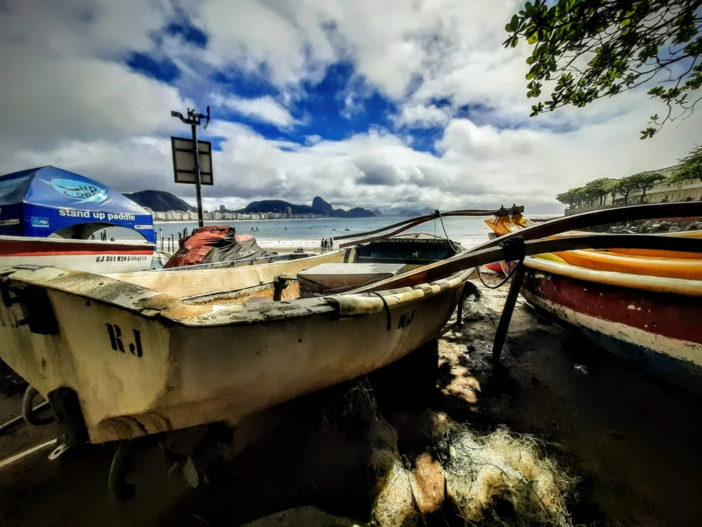 kayaks_canoes_and_fishing_boats_post_6_copacabana_rio_10-1024x768