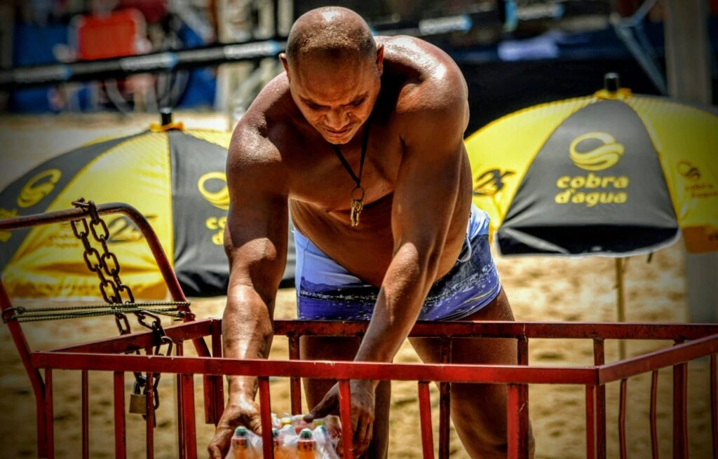 street_drinks_vendor_at_flamengo_beach_rio