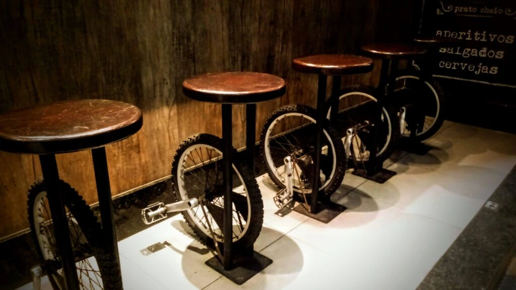 bar_stools_at_cadeg_rio