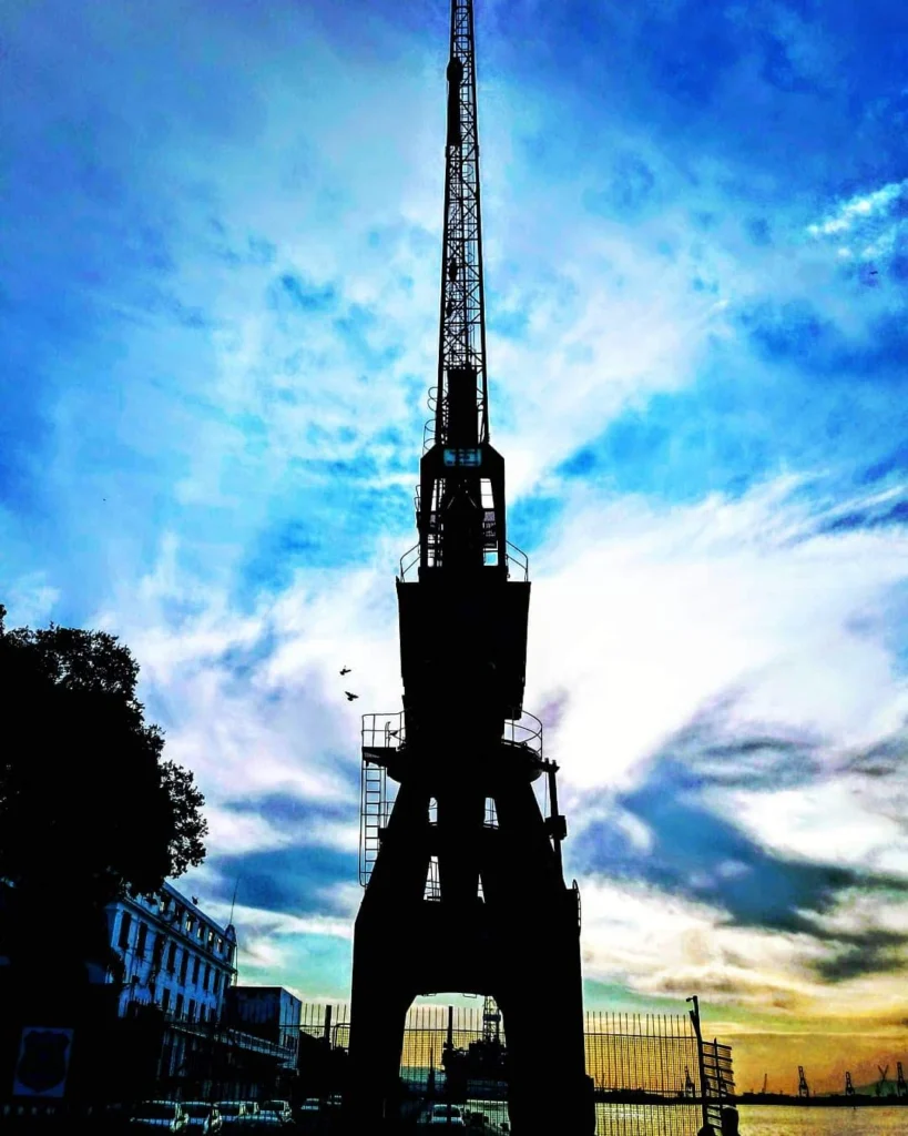 dock_crane_at_praca_maua_rio-819x1024