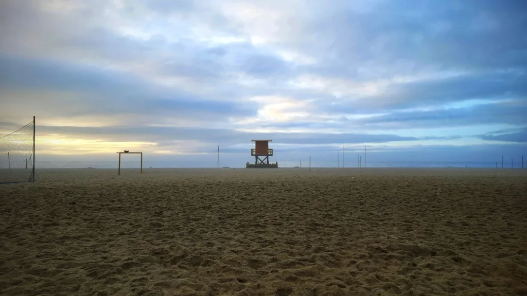 lifeguard_hut_at_copacabana_beach_rio-1024x576