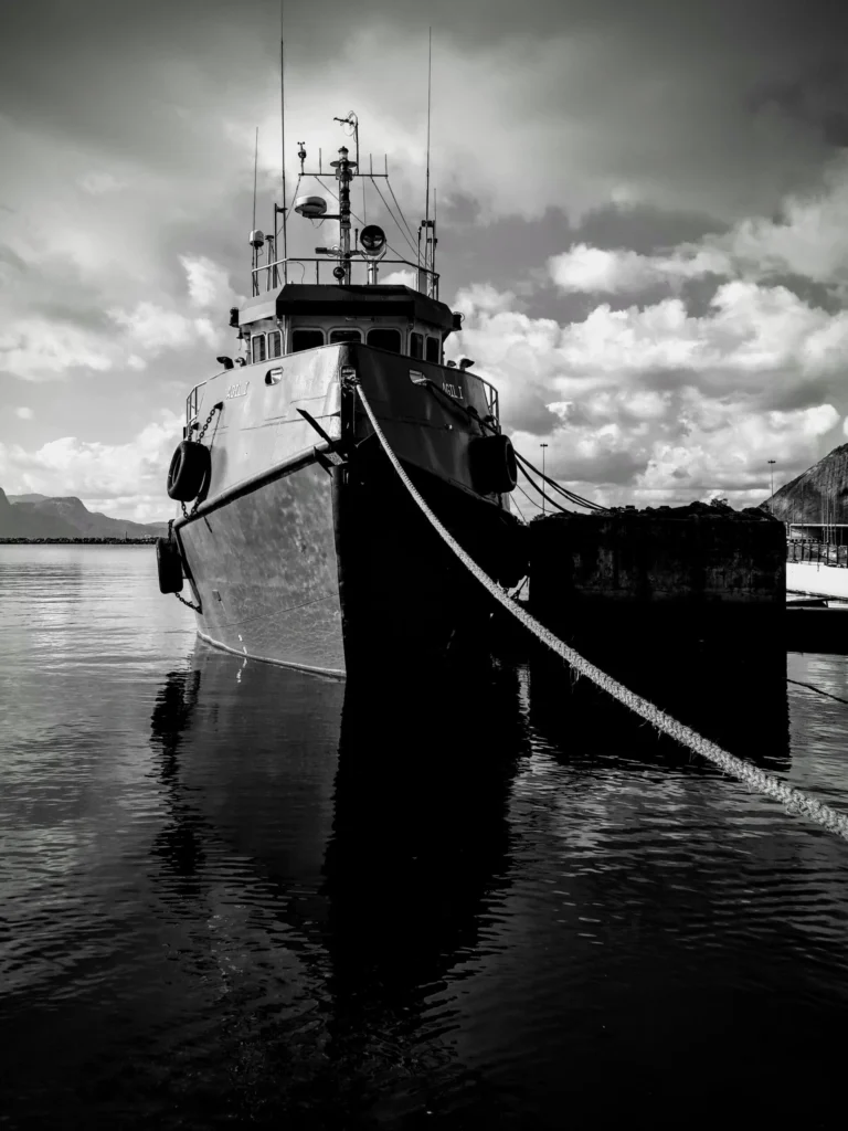 tug_support_vessel_at_marina_da_gloria_rio-768x1024