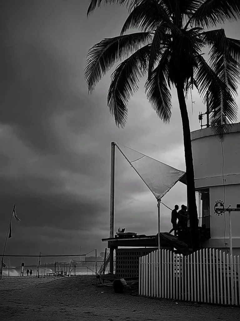 leme_beach_and_lifeguard_post_on_stormy_day_rio_045-768x1024