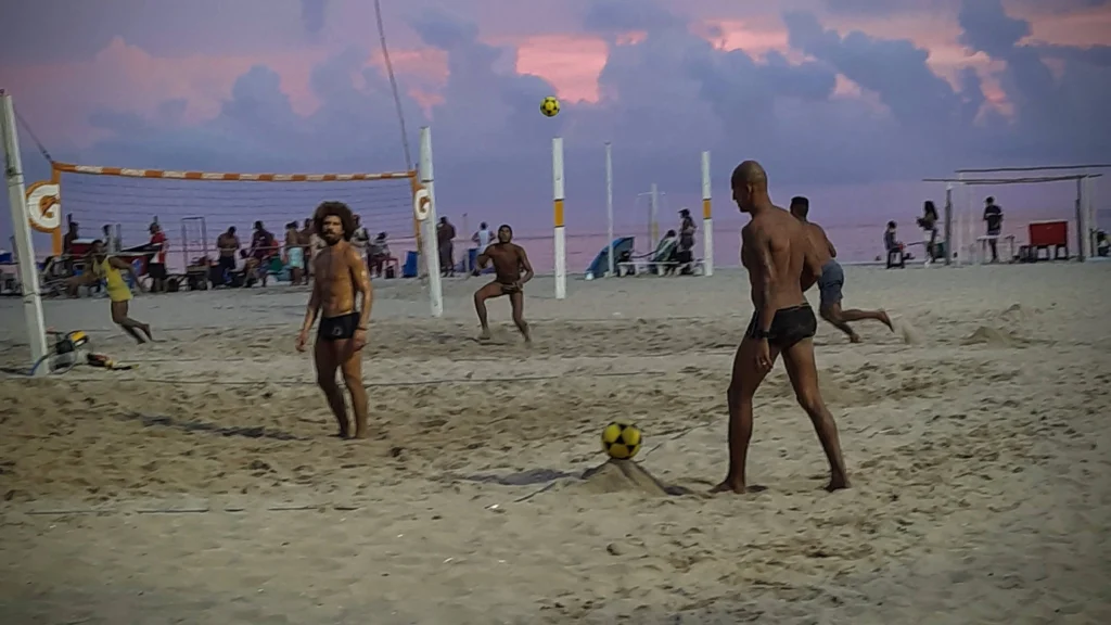 footvolley_at_leme_beach-1024x576