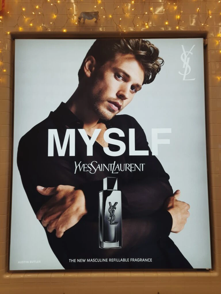 billboard_at_schiphol_airport_holland