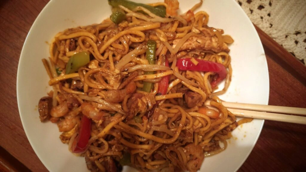 chinese_chow_mein_dish_in_england