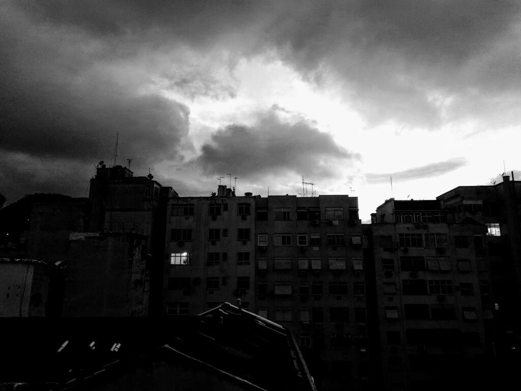 buildings_and_sky_in_copacabana_22