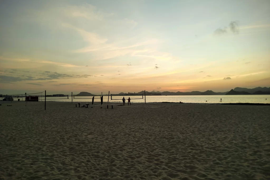 flamengo_beach_in_the_morning-1-1024x683