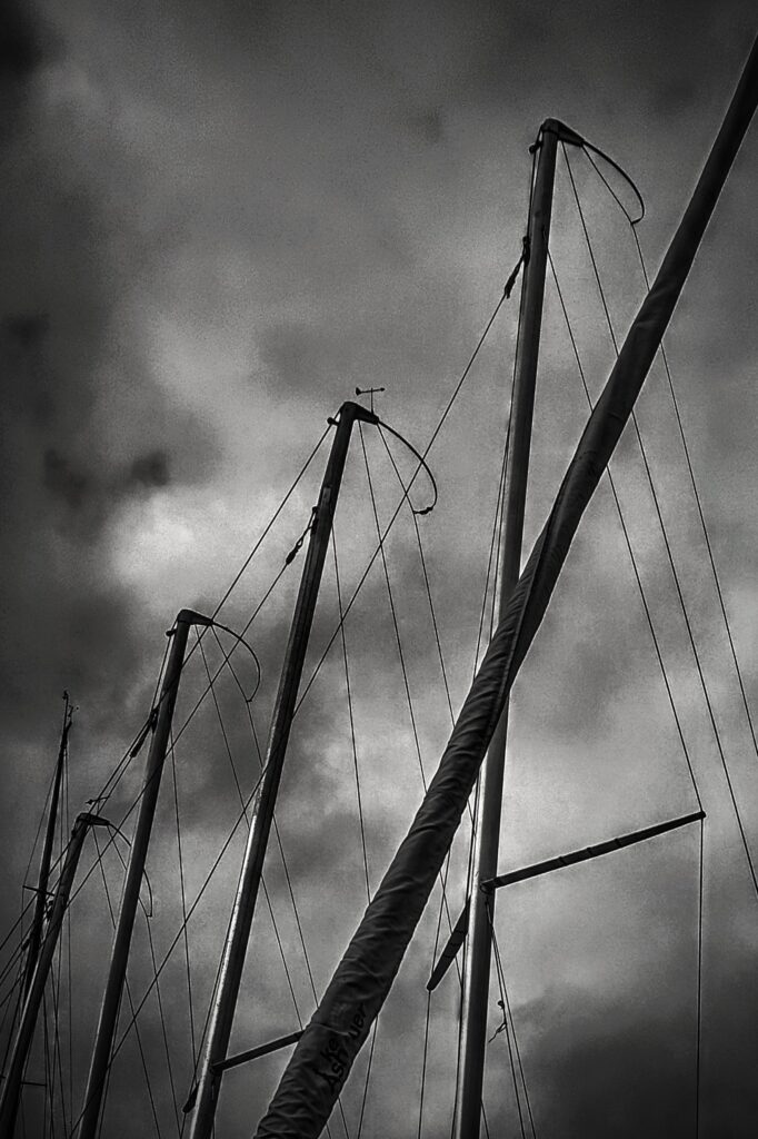 sailboat_yachys_at_rio_de_janeiro_yacht_club_02-682x1024