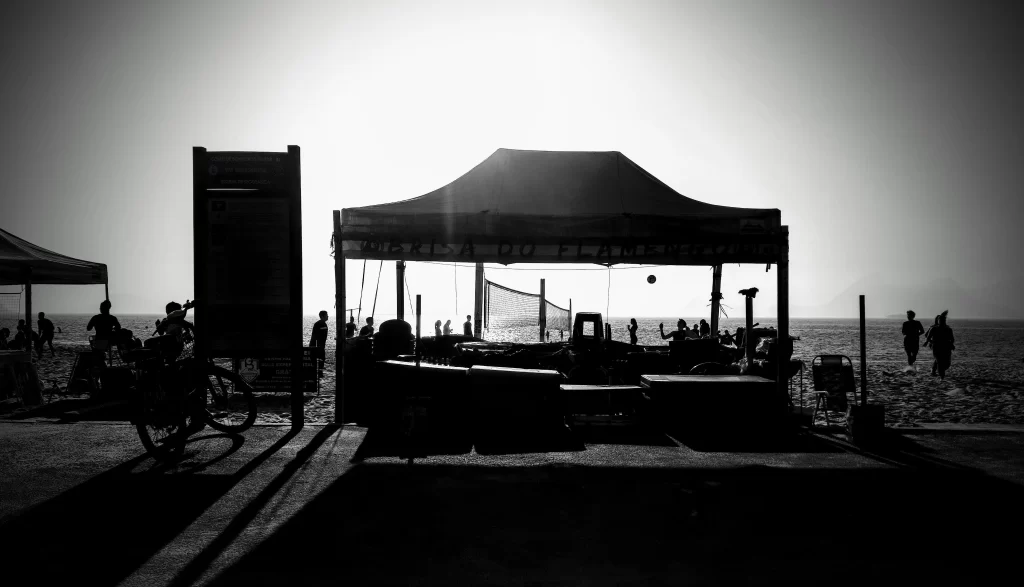 drinks_stall_in_thesummer_sun_flamengo_beach-1024x587