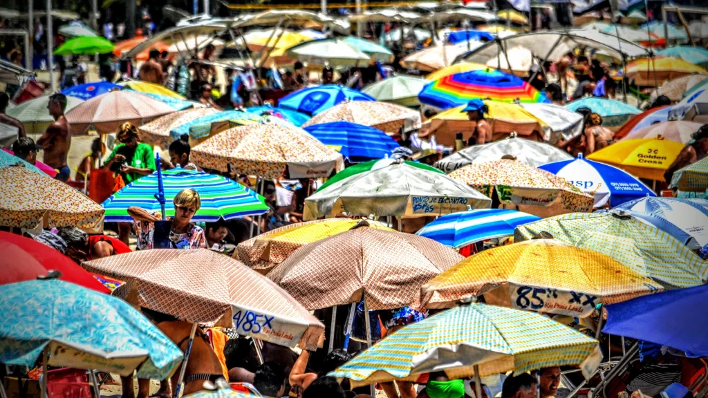 flamengo_beach_in_the_summer-1024x576