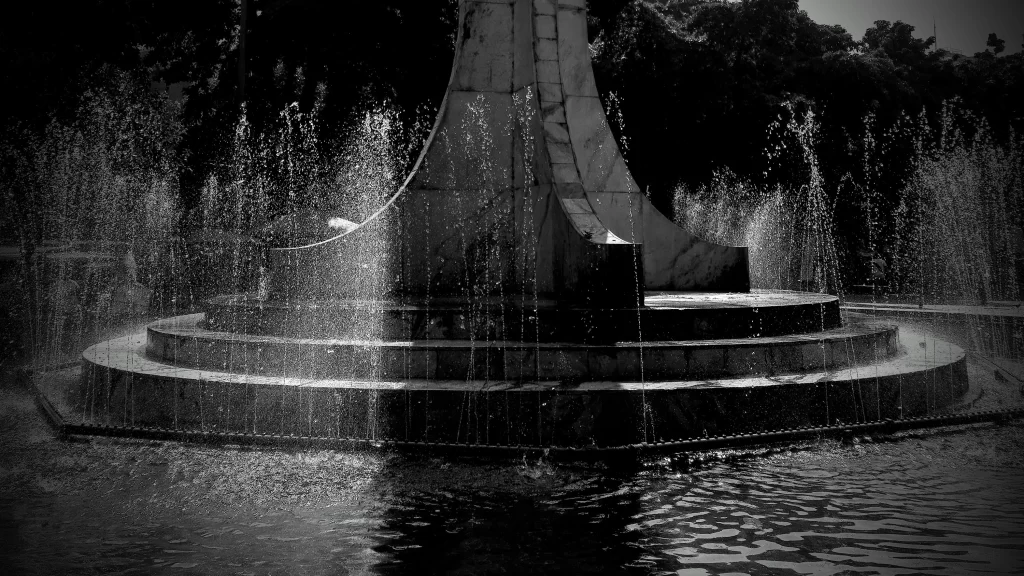 fountain_in_praca_largo_do_machado_rio-03-1024x576