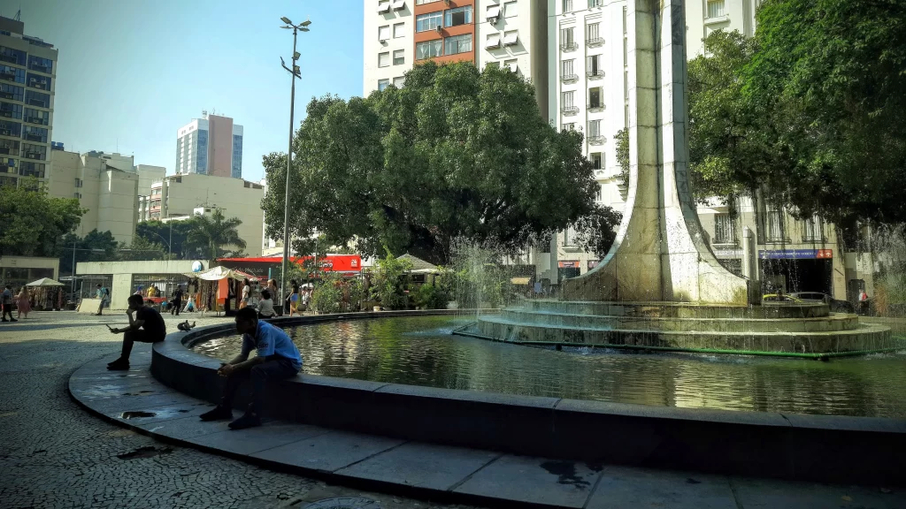 fountain_in_praca_largo_do_machado_rio-1024x576