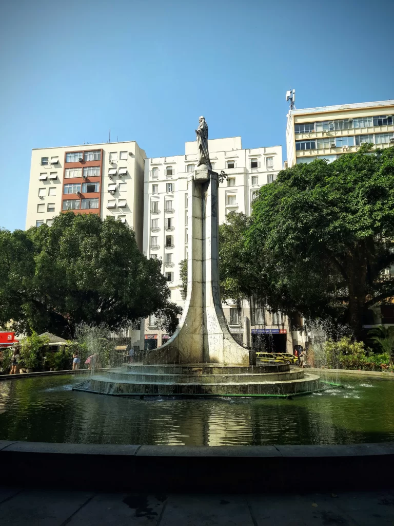 fountain_in_praca_largo_do_machado_rio_02-768x1024