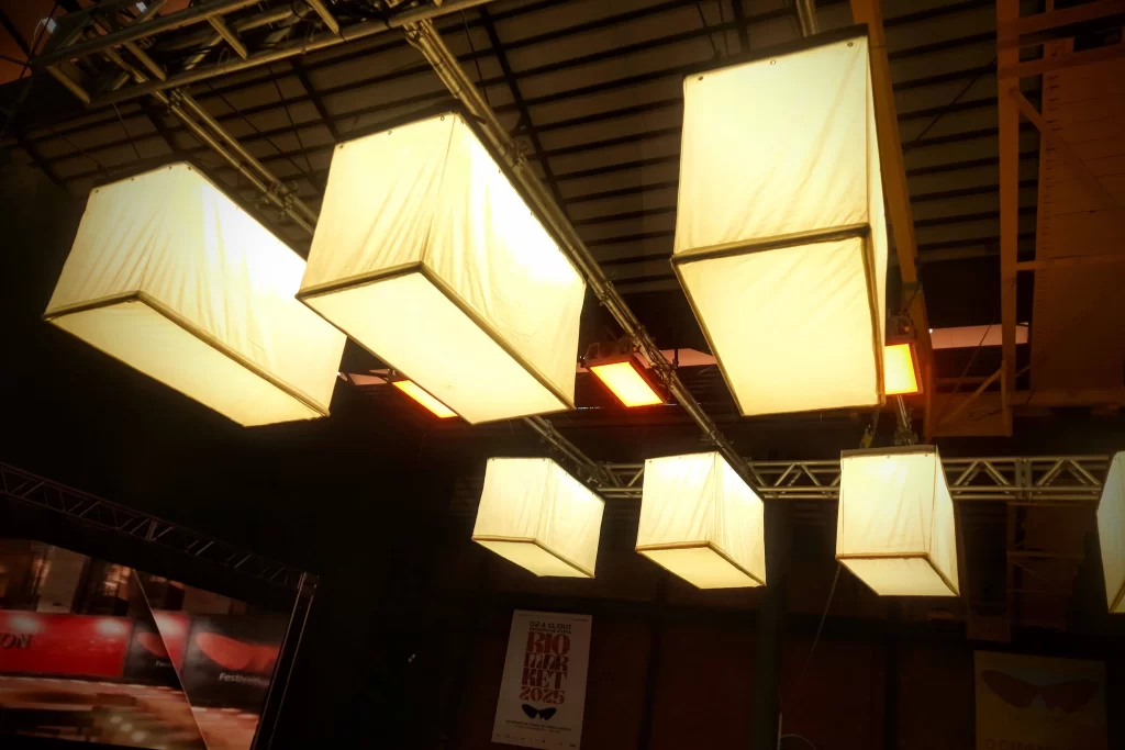 lighting_at_an_event_in_wharehouse_in_the_port_area_of_rio-1024x683