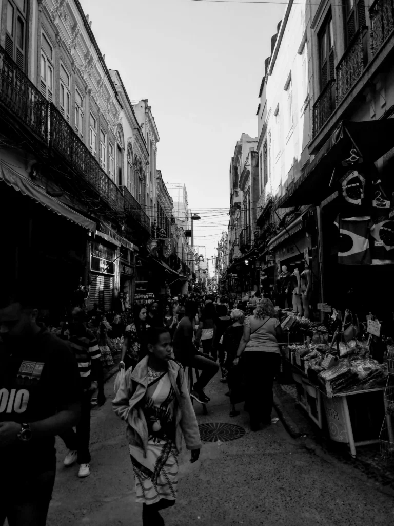saara_and_shoppers_saturday_morning_rio
