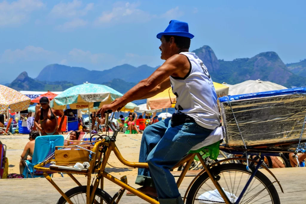 vendor_on_flamengo_beach_03-1024x683