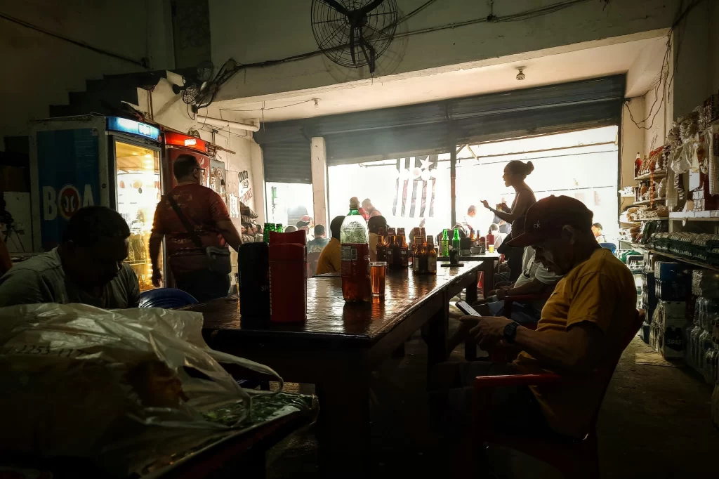 bar_guarabira_on_a_saturday-1024x682