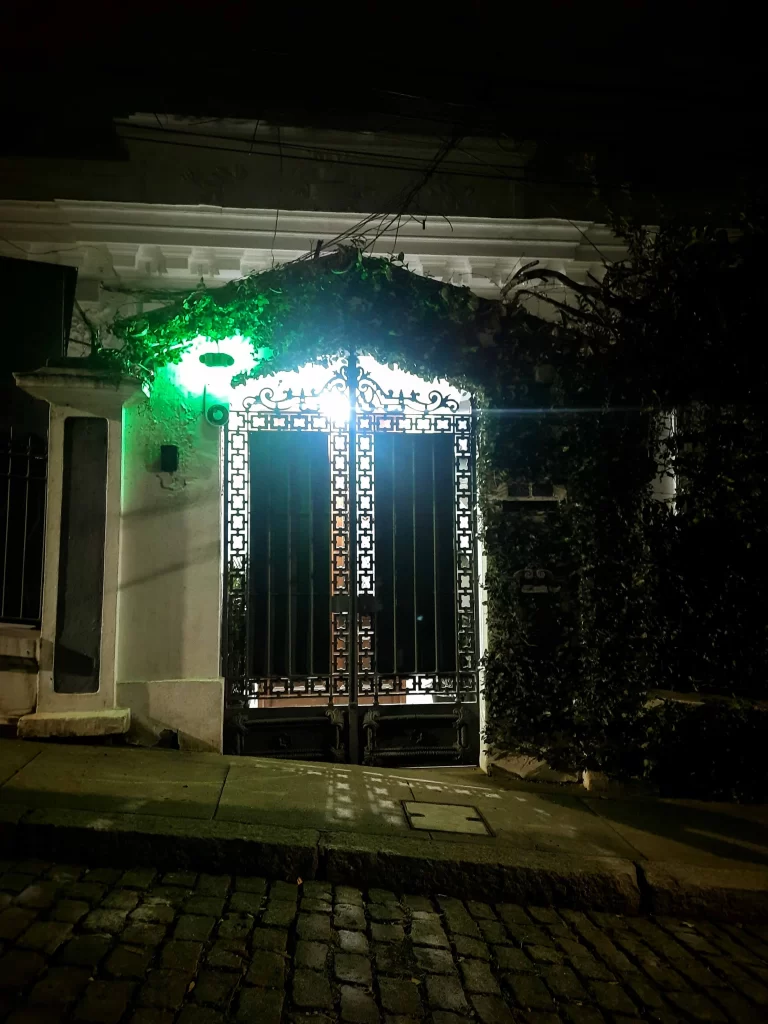 front_door_of_house_in_santo_cristo_rio-768x1024