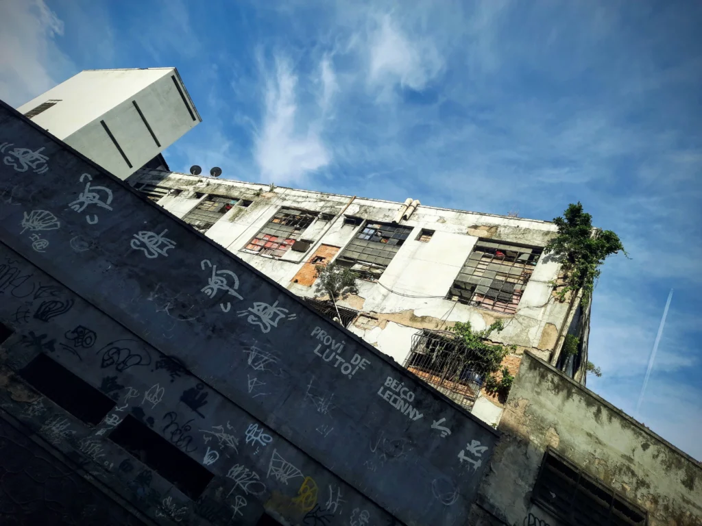 building_in_gamboa_rio-1024x768