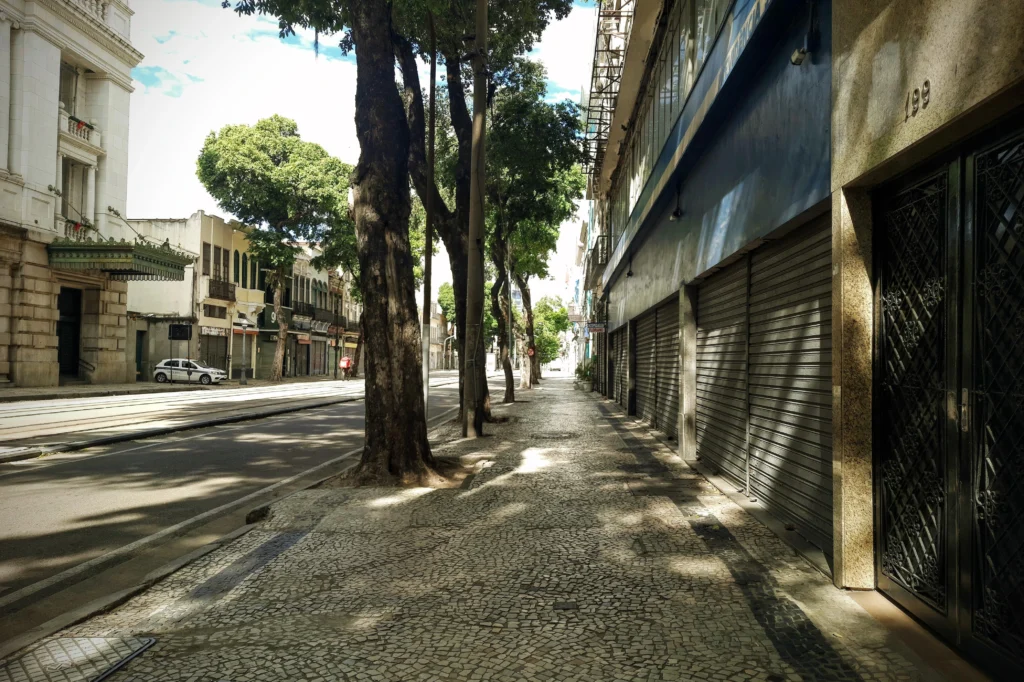 street_in_the_city_centre_of_rio_near_praca_maua-1024x682